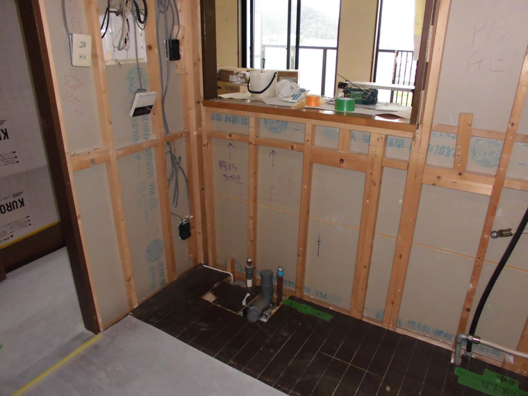 キッチン解体後　1